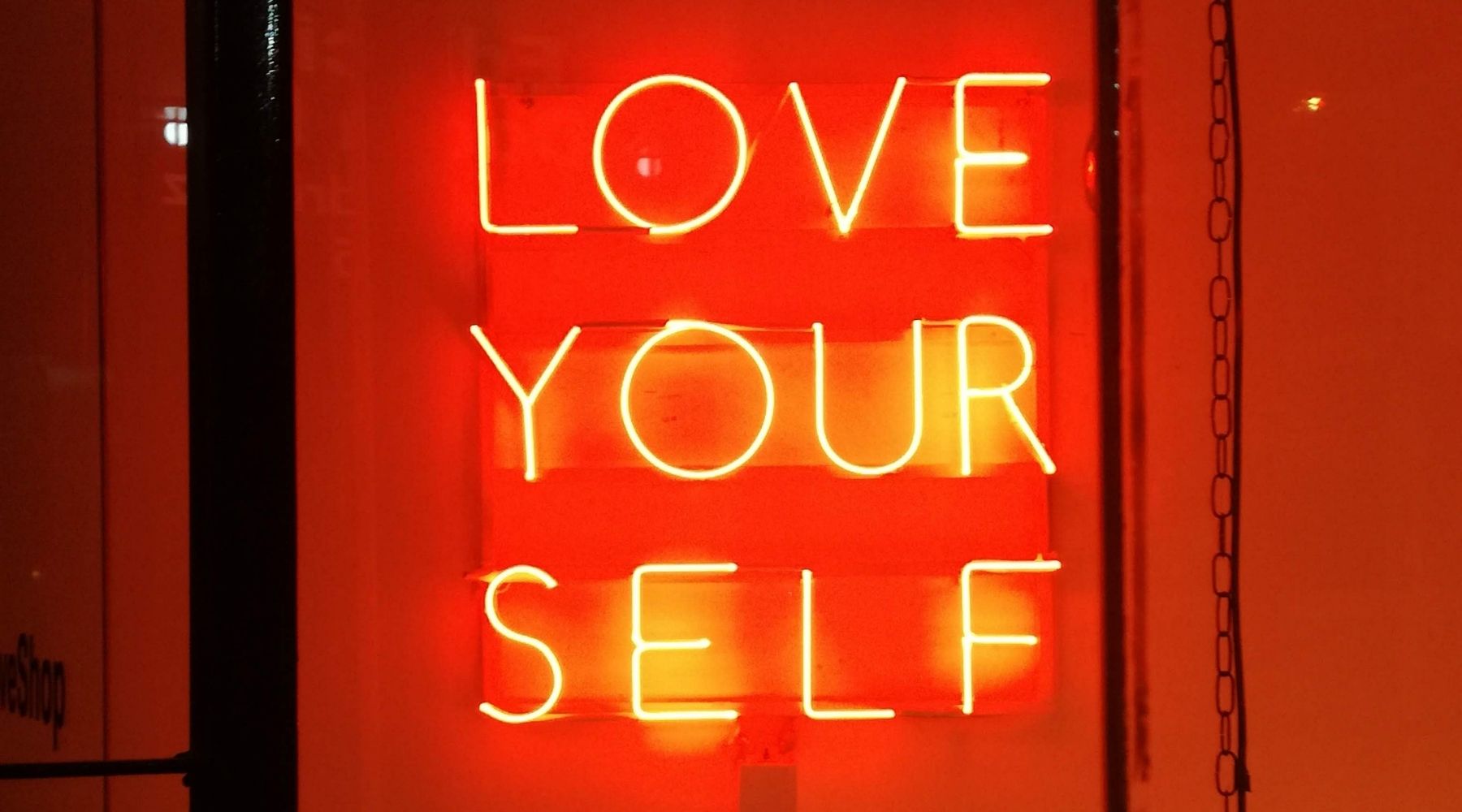 The Best Types of Images for Custom Neon Signs in Home Decor